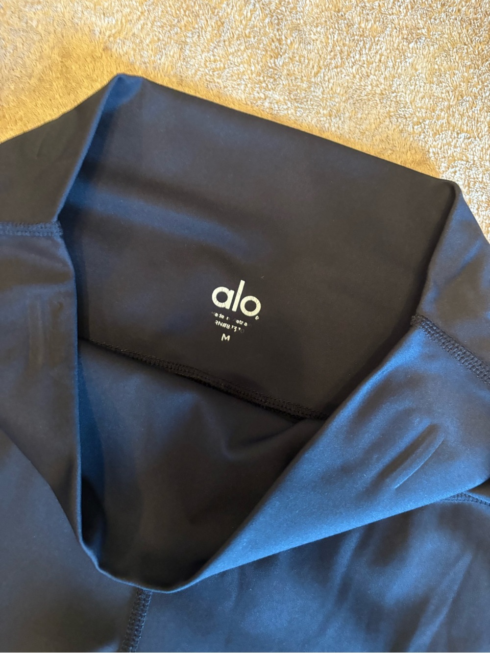 ALO High-Waist Black Active Leggings - Picture 6 of 6